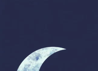 A cool simple crescent moon wallpaper.