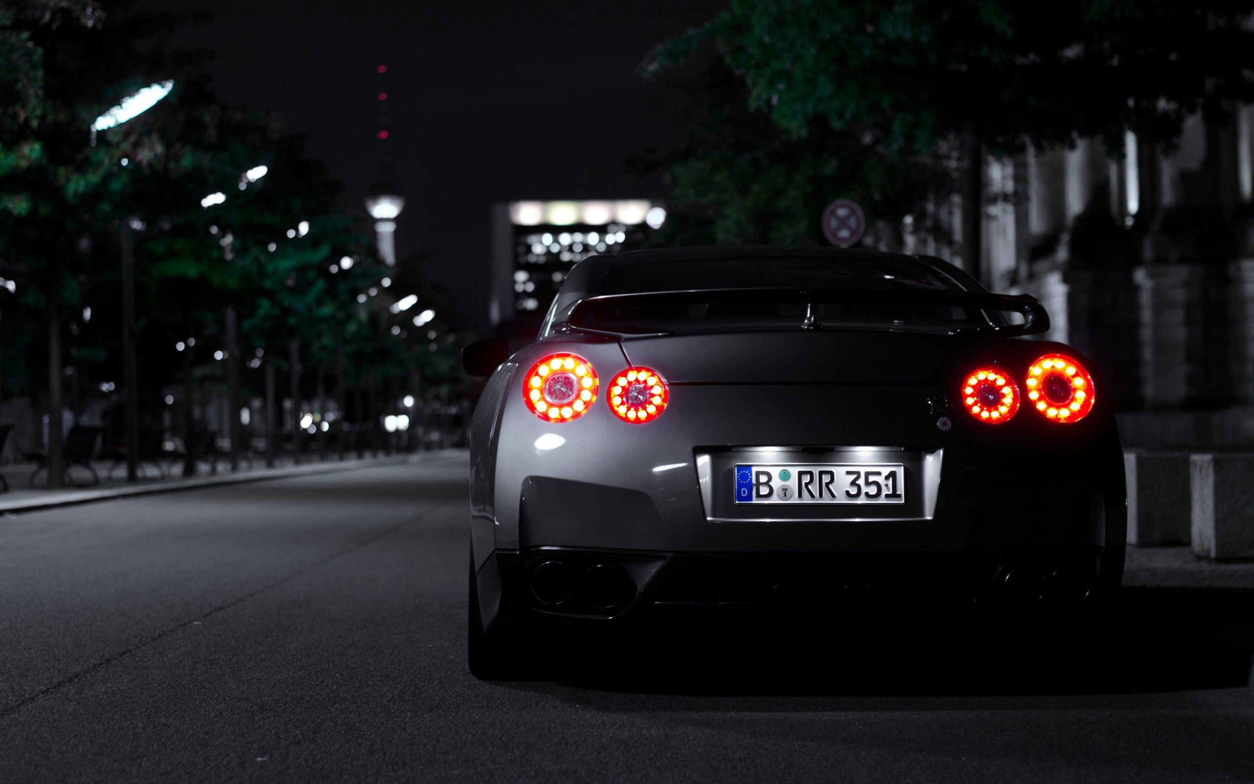 White Nissan 35 GTR at Night Rear Section  Nissan gtr Nissan gtr  wallpapers Nissan gtr r35
